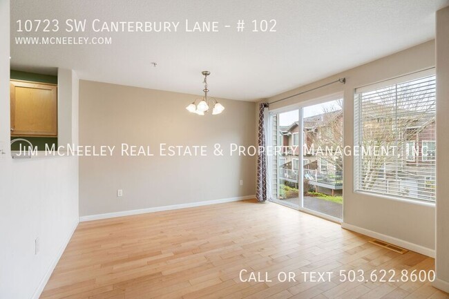 Foto del edificio - Beautiful 3BR Townhome in Tigard – Private...