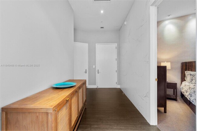 Foto del edificio - 16001 Collins Ave