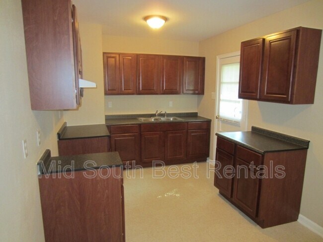 Building Photo - 3446 Madewell St