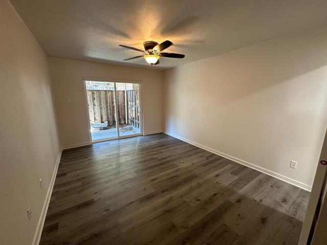 Foto del edificio - 15909 Coolwood Dr