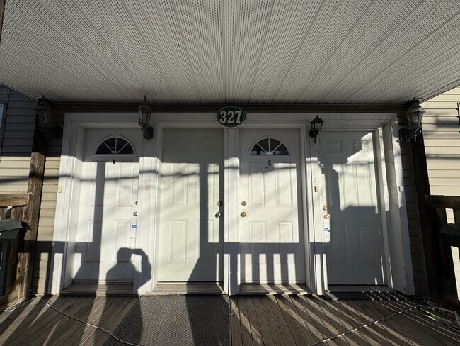 Building Photo - 327 High St