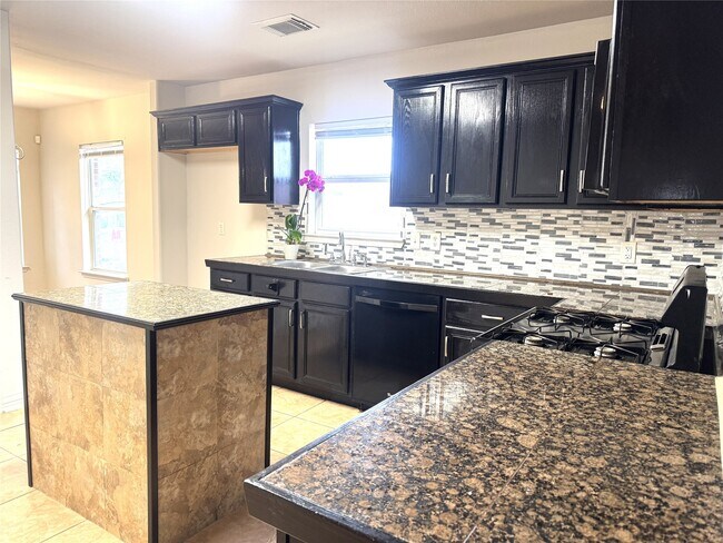 Foto del edificio - 8915 Canton Park Ln