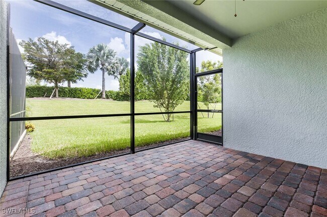 Foto del edificio - 14533 Edgewater Cir