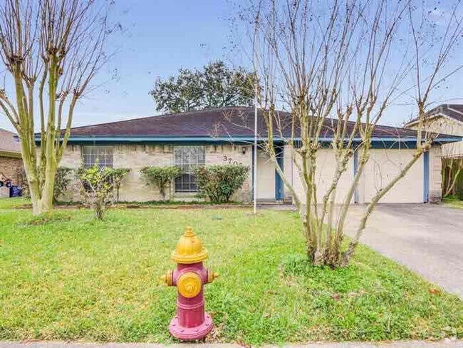 Building Photo - 3705 Downing Cir