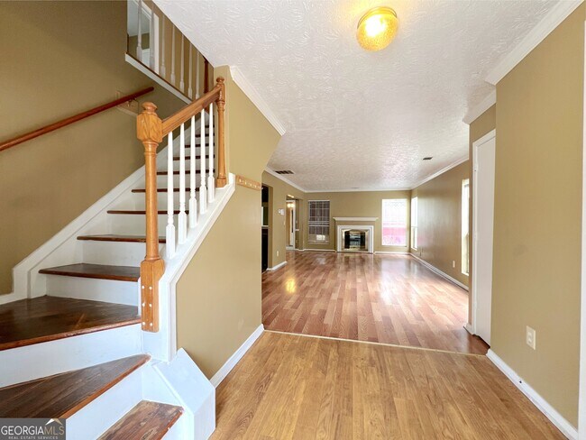 Foto del edificio - 790 Hampton Hill Ct