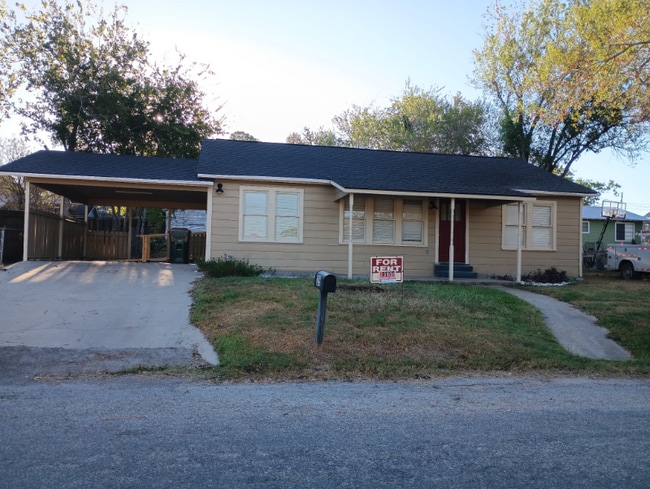 Building Photo - 205 Lackey St