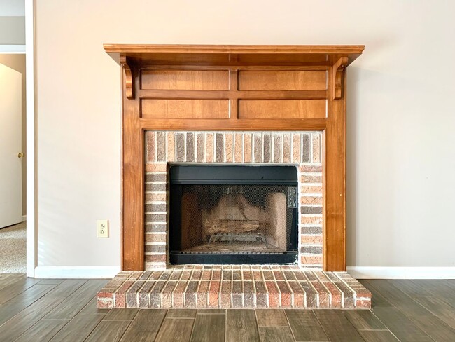 Foto del edificio - 3310 Mallard Dr