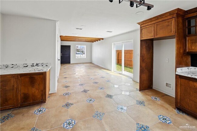 Foto del edificio - 9 Karen Dr