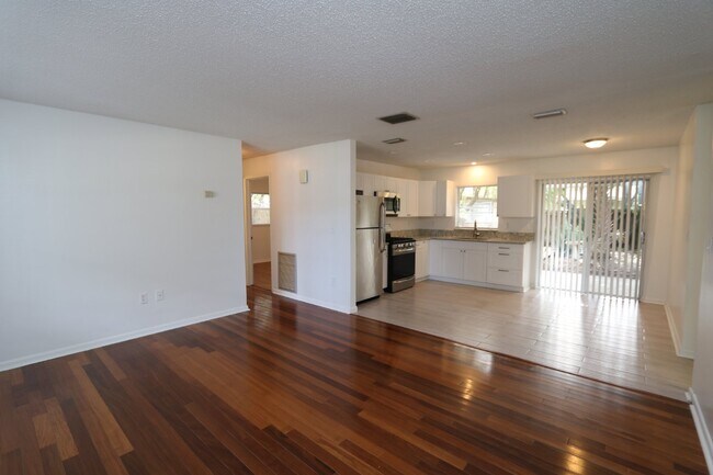 Building Photo - Nice 3 bedroom 2 bath in Tampa near USF an...