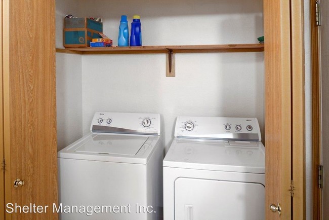Building Photo - 3 br, 2 bath Apartment - 205 N. Gun Club Road