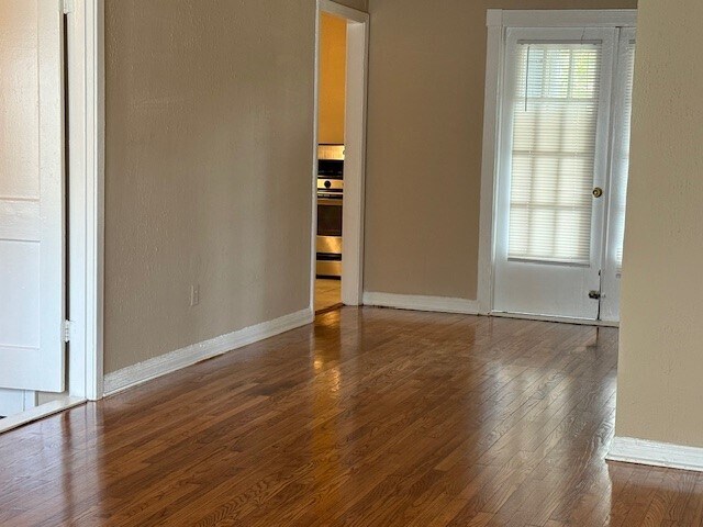 Foto del edificio - 6621 Conley St