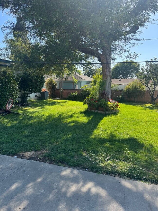 Photo - 2011 E Orange Grove Ave (Orange, CA) House