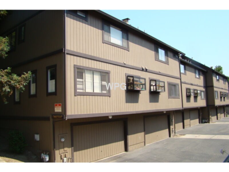 Primary Photo - 1444 W Latimer Ave