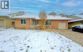 Building Photo - 248 Dumfries Ave