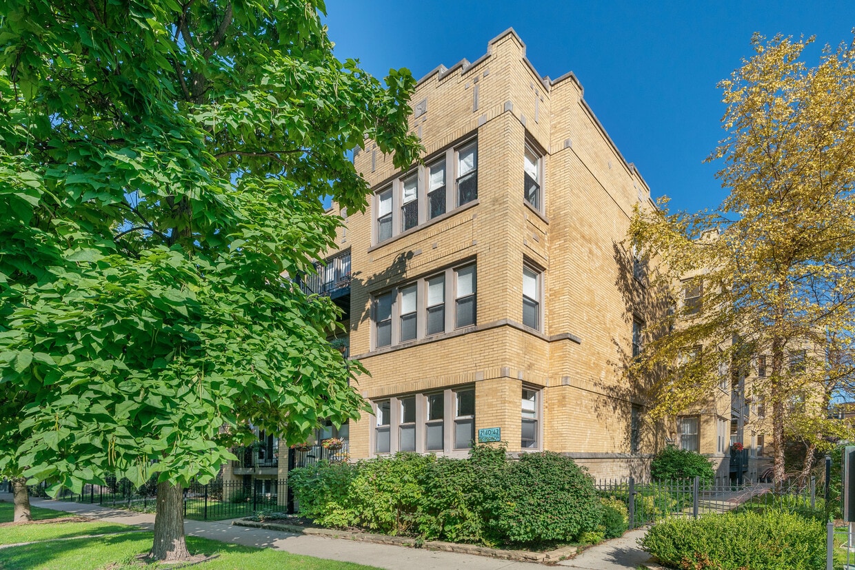 Foto principal - 2142 W Addison St