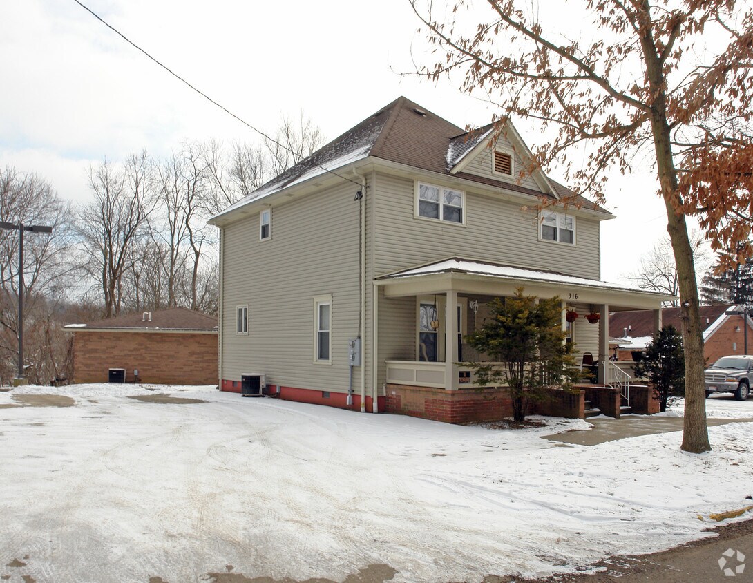 316 Ingleside Ave, Marietta, OH 45750 Apartments in Marietta, OH