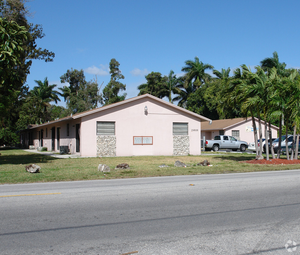 Building Photo - 15800 NW 2nd Ave