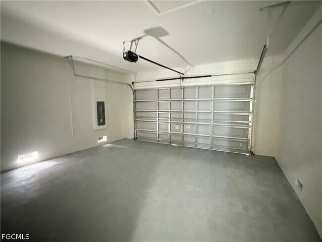 Building Photo - 4113 NW 34th Ln