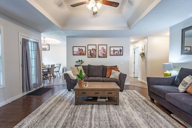 Foto del edificio - 4 Bedroom | 2 Bathroom | 2 Car Garage | Ba...