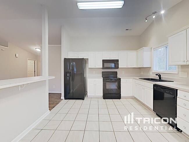 Foto del edificio - 205 Brookstone Dr