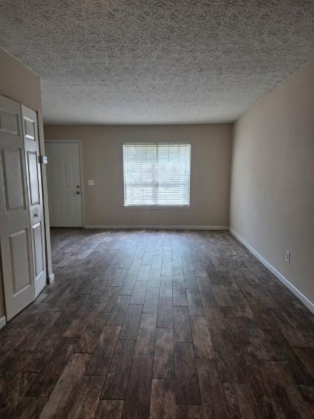 Foto del edificio - 7083 Oakhill Cir