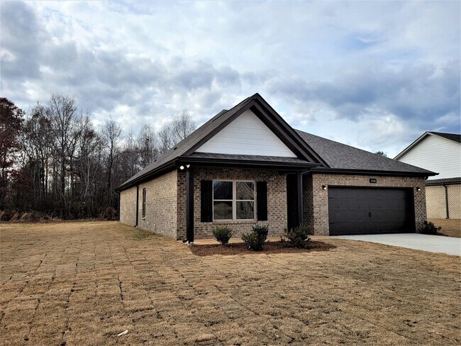 Foto del edificio - Home for Rent in New Market, AL!!! Available to View with 48 Hours Notice!