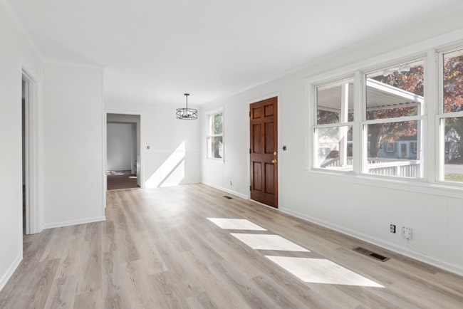 Building Photo - 3124 Cloverwood Dr