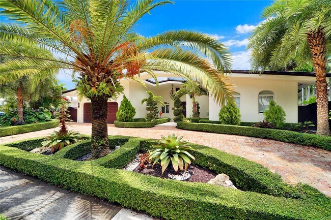 Building Photo - 13195 Biscayne Island Terrace