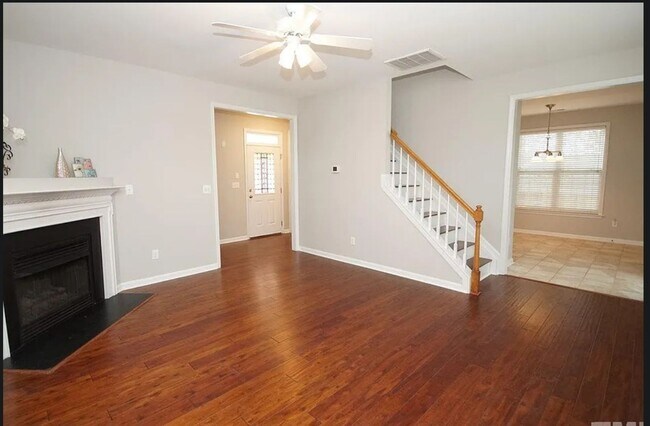 Foto del edificio - Charming 3BR House in Clayton