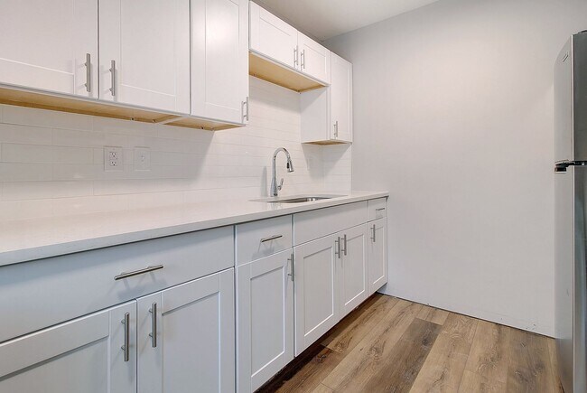 Foto del edificio - Bright, Updated 2BR Near Park Circle and Parks