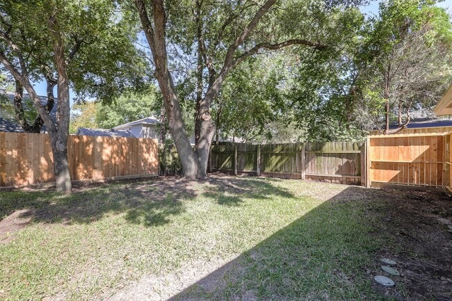 Foto del edificio - 11402 Brook Meadows Ln