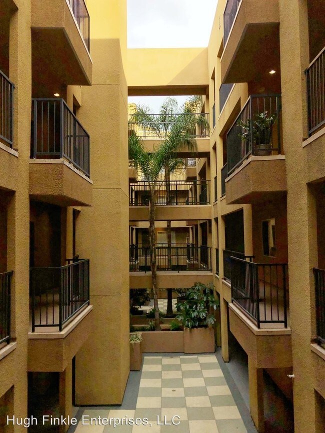 Building Photo - 7526 Laurel Canyon Blvd