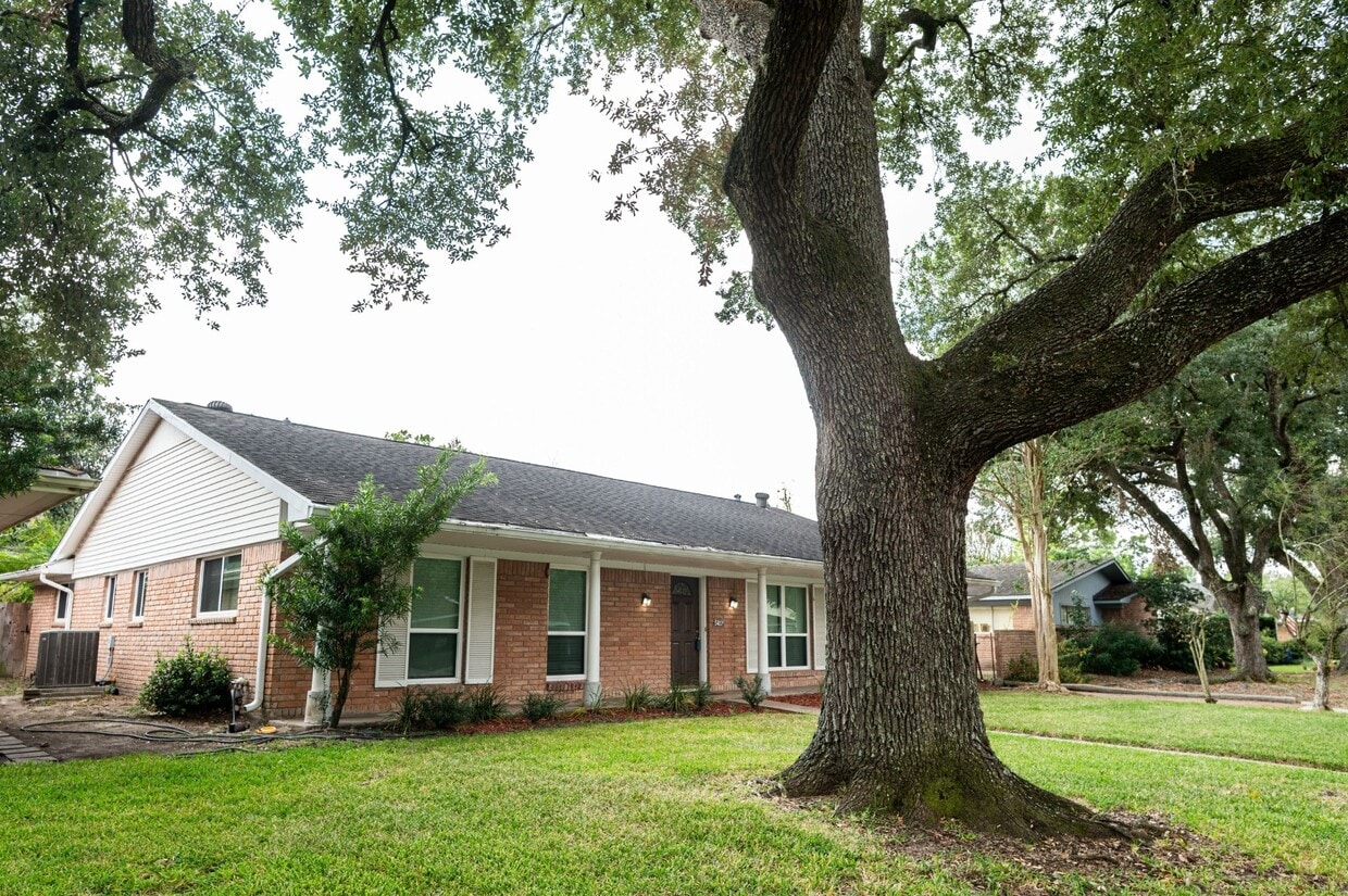 Foto principal - 5407 Rutherglenn Dr