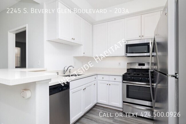 Foto del edificio - 2245 S Beverly Glen Blvd