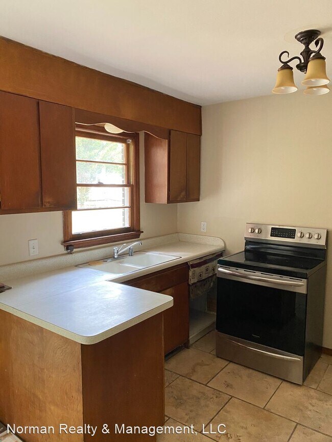 Building Photo - 3 br, 1.5 bath House - 3 Palm Drive