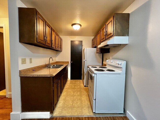 Building Photo - Mathews634 (KC-JF-NB)