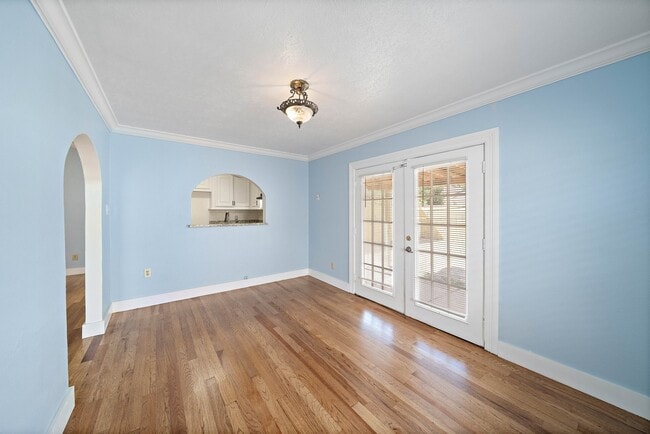 Building Photo - 12104 Burdine St