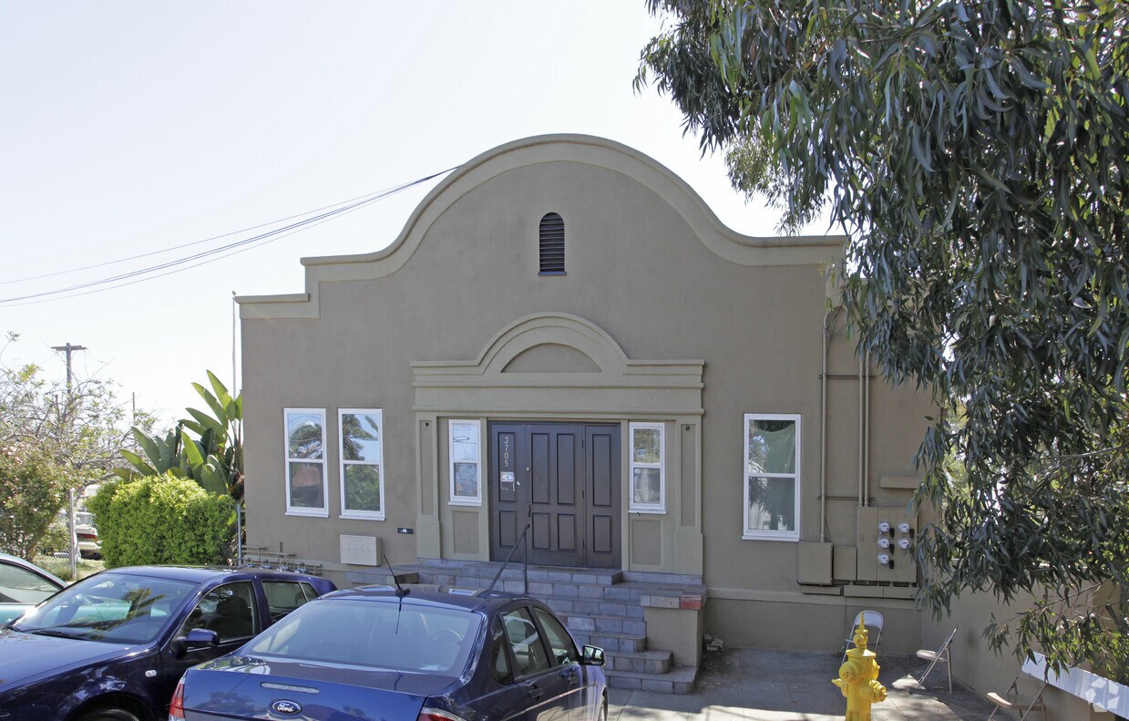 Building Photo - 3705 10th Ave