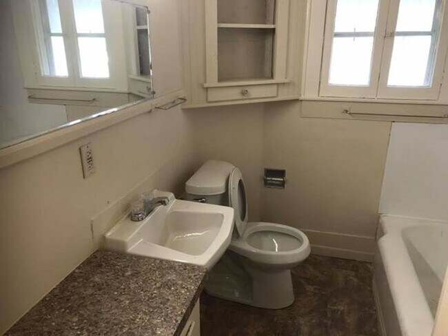 Foto del edificio - 115 E. 15th