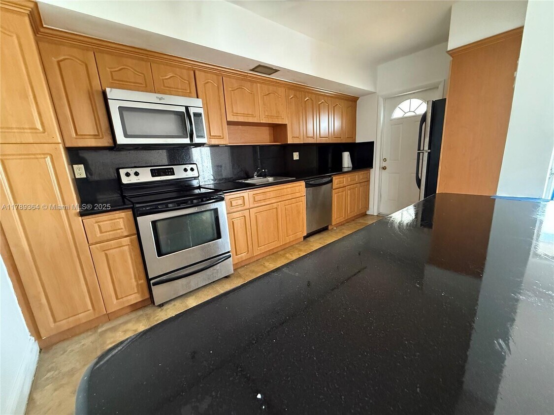 Foto principal - 1316 NE 105th St