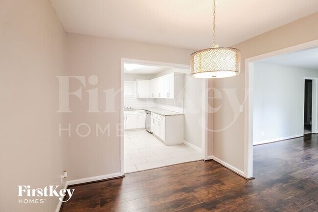 Building Photo - 3758 Aldea Dr