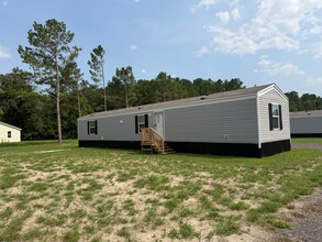 Building Photo - 811 Blue Bird Rd