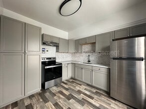 Building Photo - 447 W Walnut St