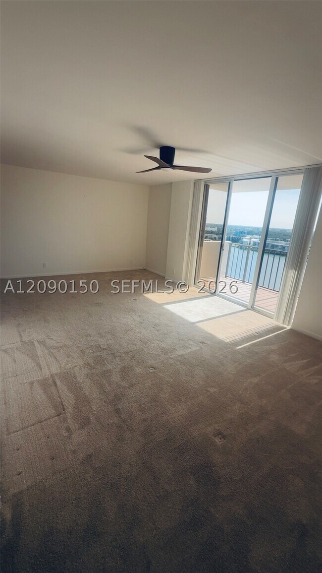 Foto del edificio - 18181 NE 31st Ct