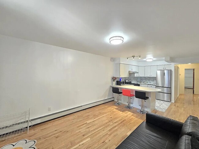 Foto del edificio - 8620 Bay 16th St