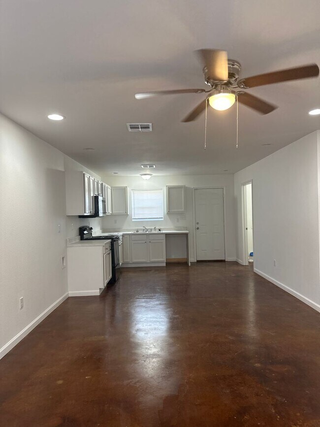 Foto del edificio - Beautiful and Spacious 2/2 North LC
