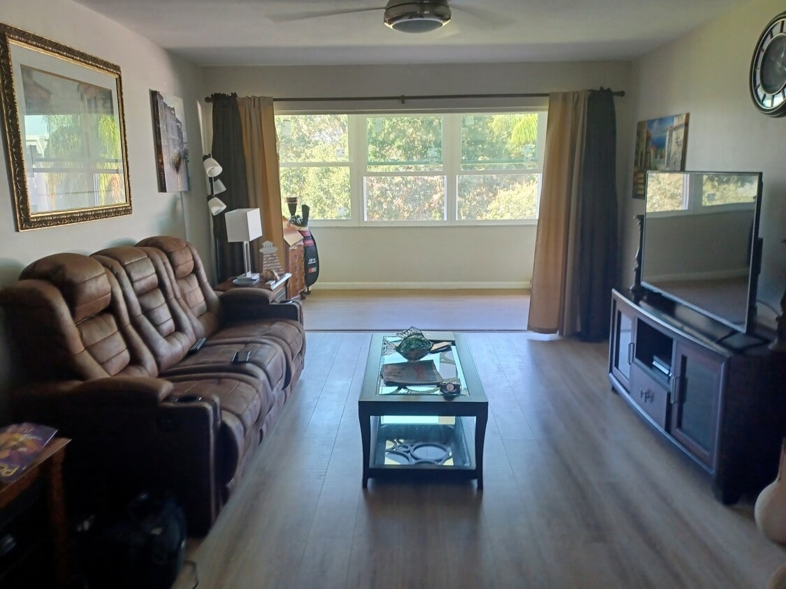 Foto del edificio - 9940 47th Ave N