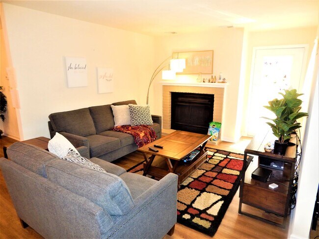 Foto del edificio - 305 Chowning Pl