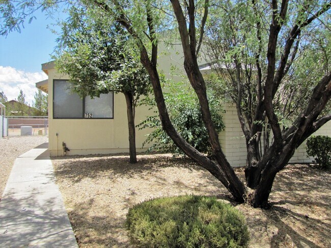 Building Photo - 752 S Sunset Vista Dr