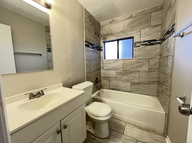 Building Photo - 5324 Westchase Ct